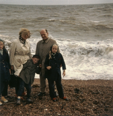 Die Brandung des Ärmelkanals am Kiesstrand in Folkestone in England im Jahre 1968. Photo: Erwin Thomasius