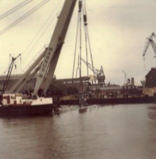 Photo von dem verunglückten Unterseeboot U HAI im Emder Hafen aus dem Jahr 1967.