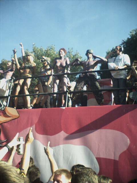 Photo vom Abend der Loveparade in Berlin am 21.07.2001