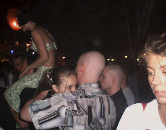 Photo aus Berlin vom 21.07.2001 von der Nacht nach der Loveparade