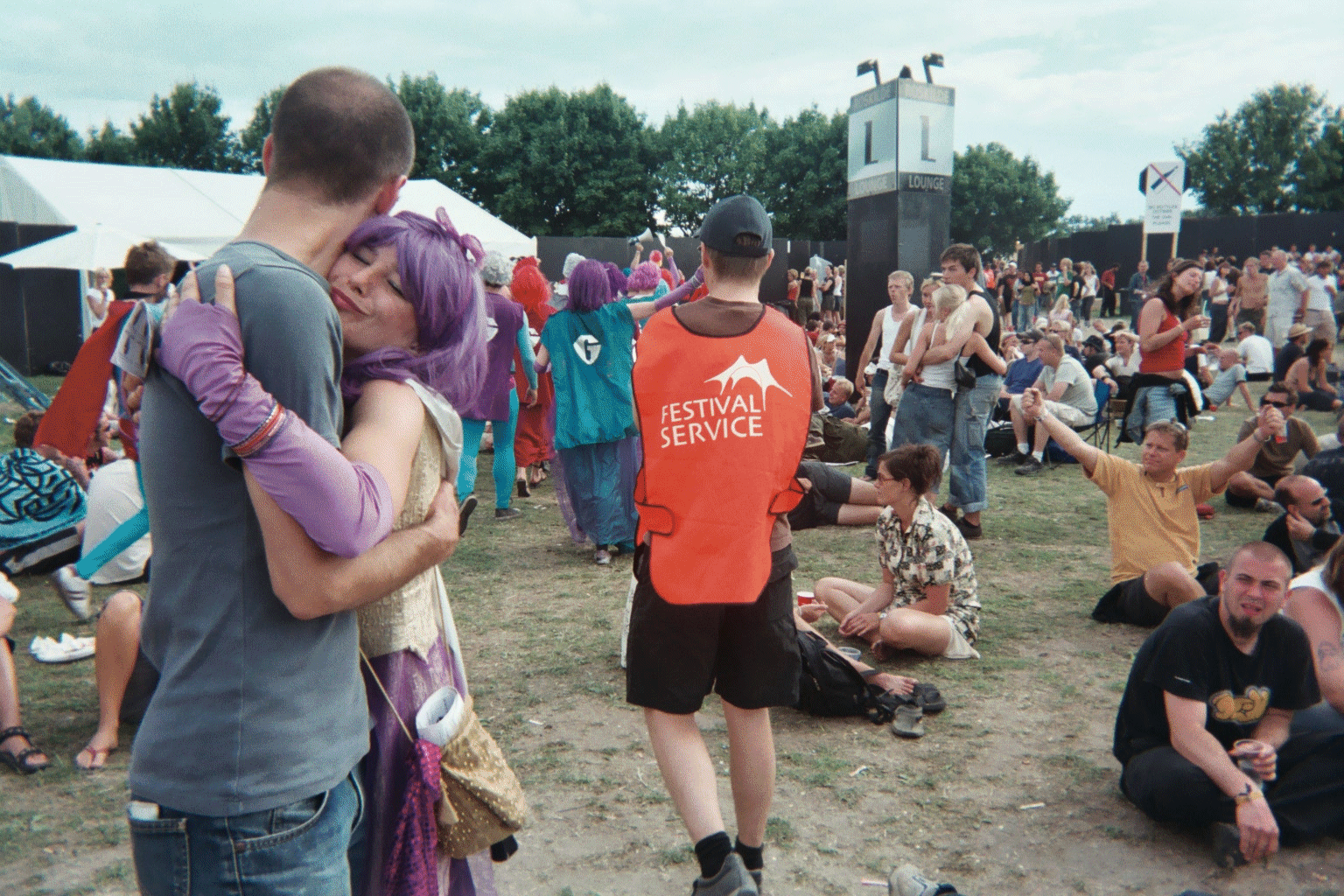 GLITTER. Auf dem ROSKILDE FESTIVAL in Roskilde in Dänemark. Juni 2003. Photo: Erwin Thomasius.