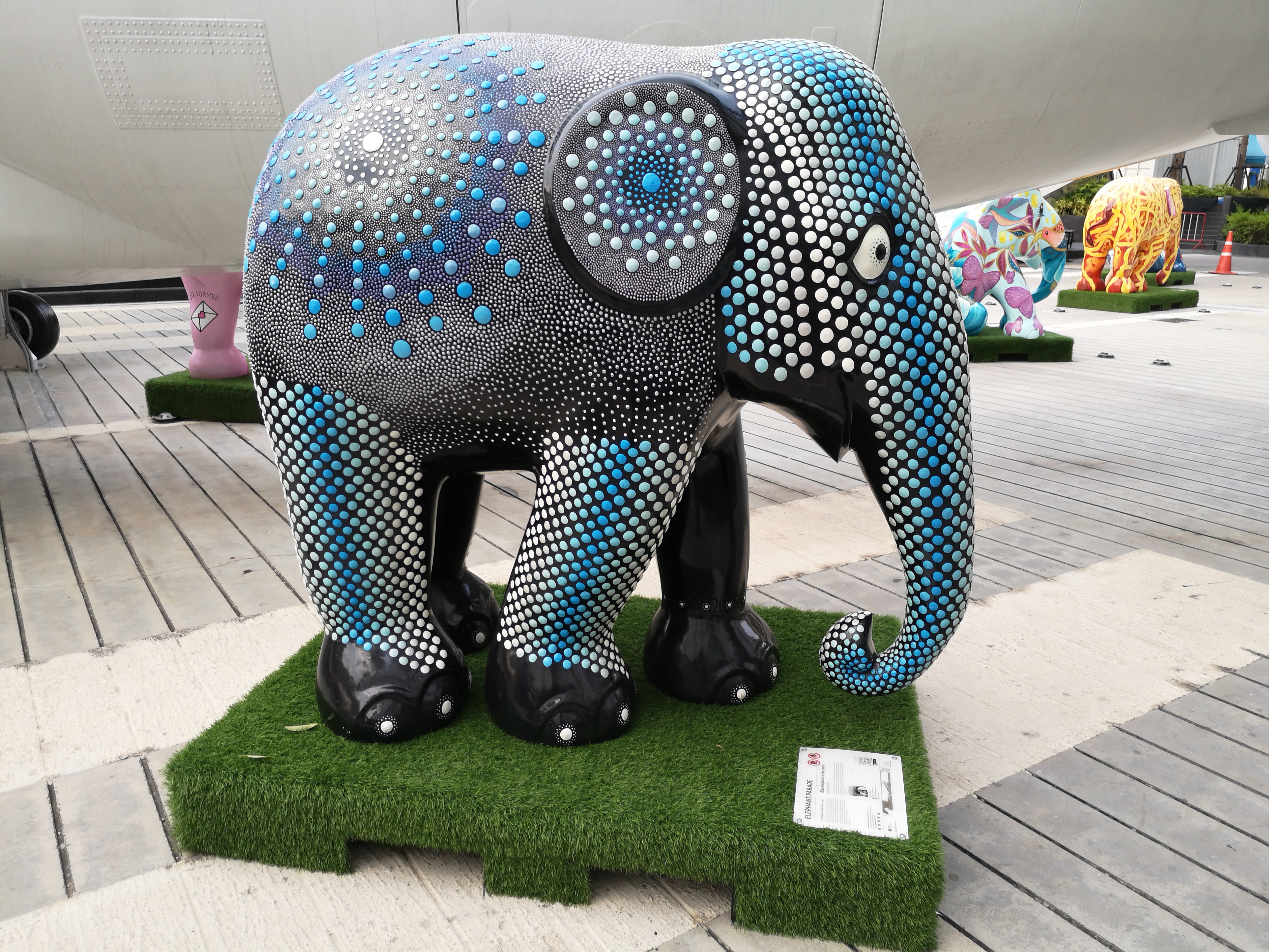 Foto von  künstlerisch gestalteten Elefantenplastiken in Pattaya, in Thailand. Im März des Jahres 2025. Fotograf: Erwin Thomasius.